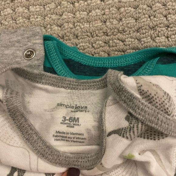 Simplejoy by Carter’s 3-6M 3 Long Sleeve Onesie - Picture 6 of 7